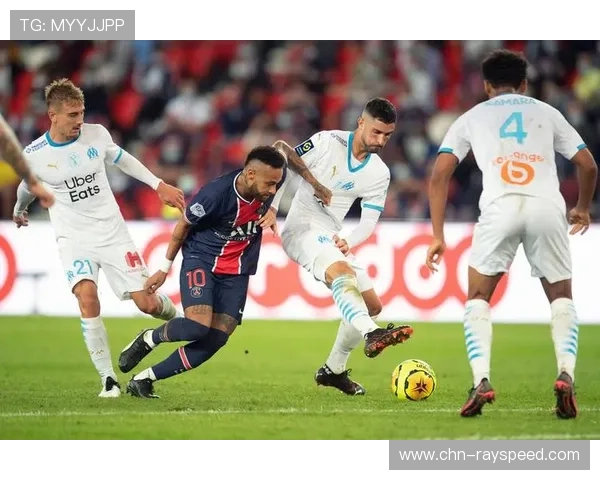 巴黎FC德比战演练防守反击，针对巴黎圣日耳曼高压逼抢